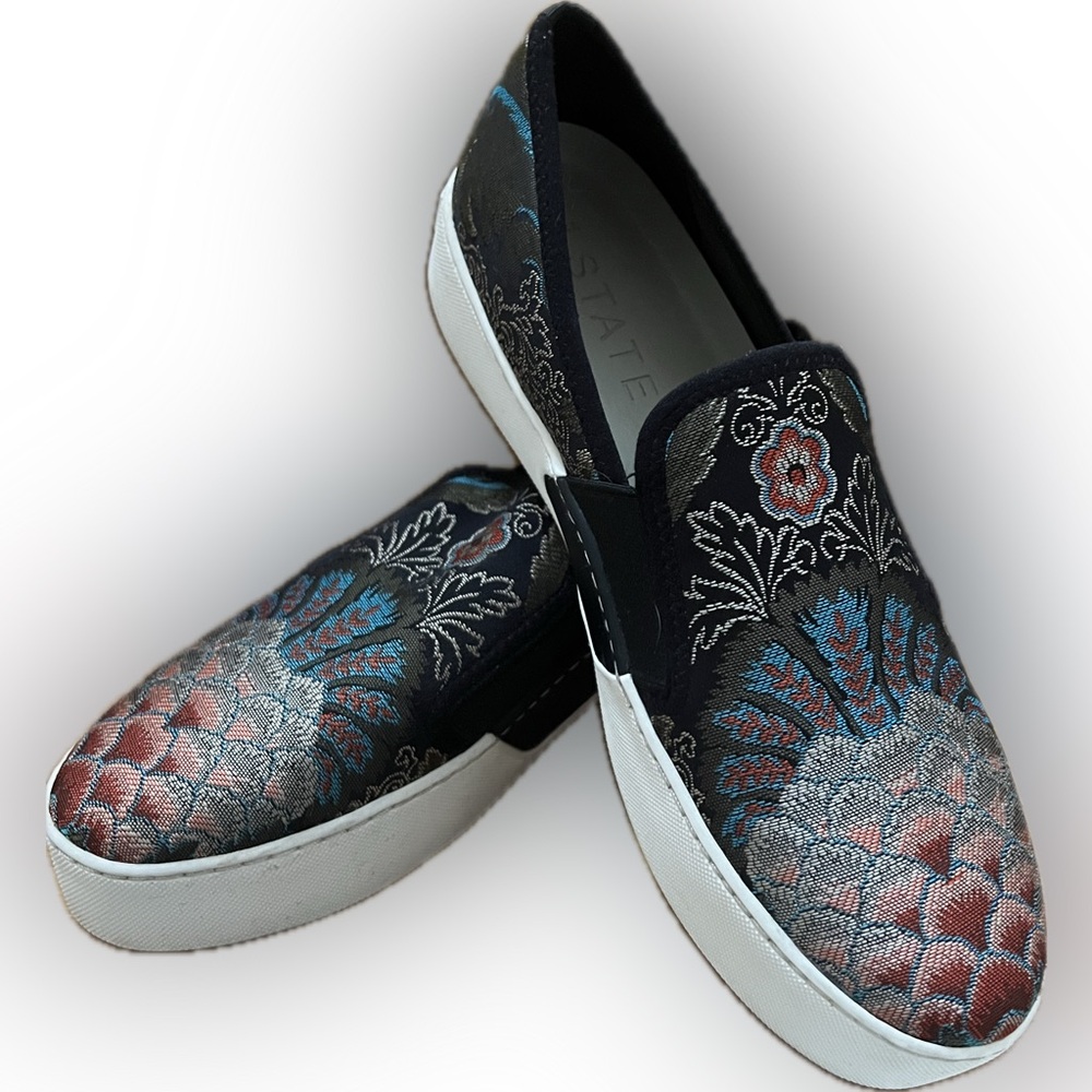 Gorgeous Embroidery Design - 1.State sneakers Women’s Size 8